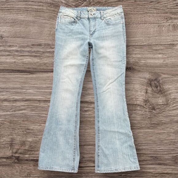L.E.I. Sophia Hiphugger Flare Light Blue Jeans Size 9 Short - Picture 1 of 2